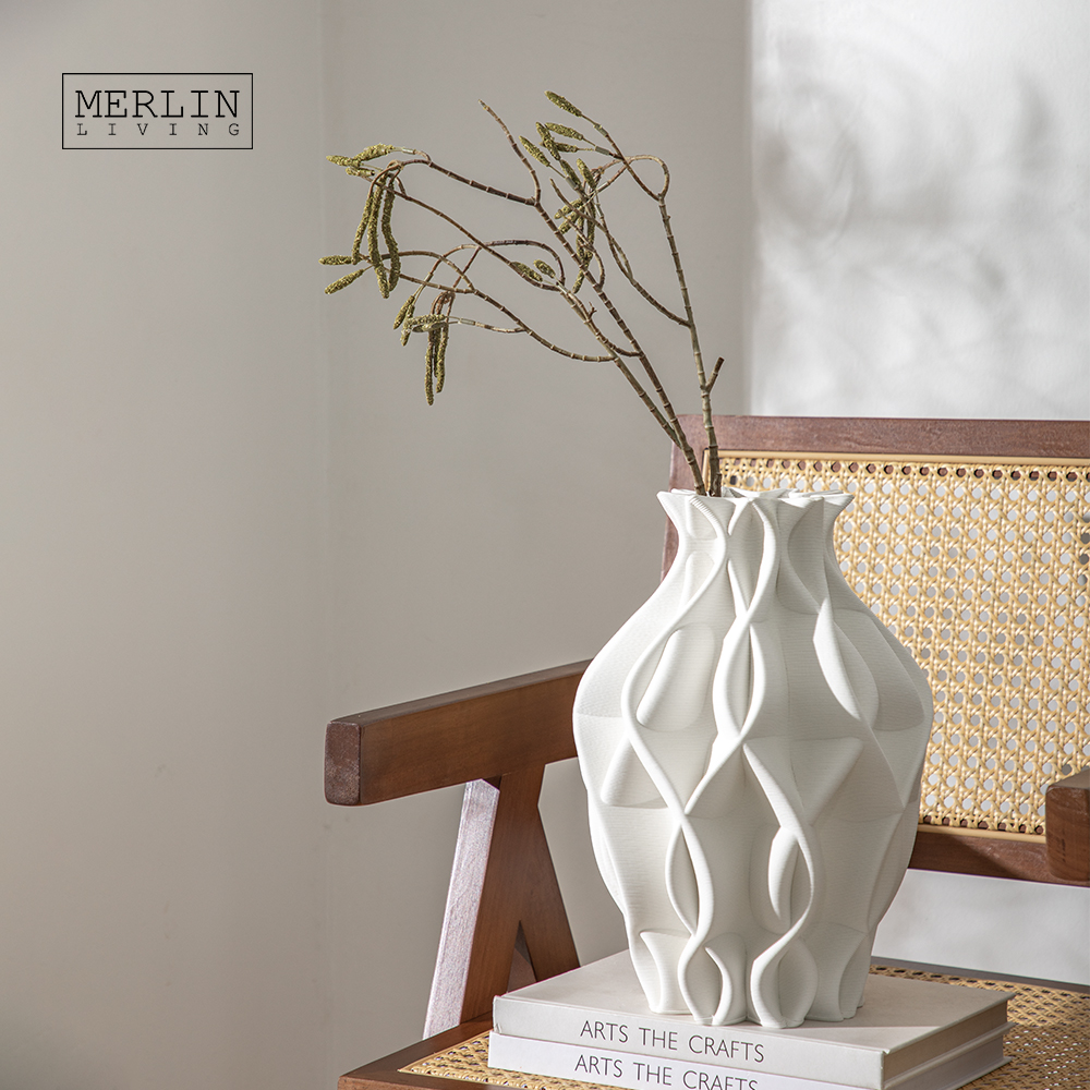 Merlin Living 3D printed geometric patterned ceramic vase (1)